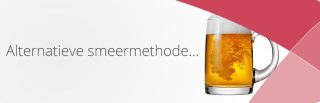 Bierpul met schuim en tekst “Alternatieve smeermethode...” op witte achtergrond met rood accent